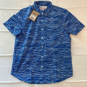 NWT Men’s Chubbies Point Break Full Button SS Shirt. Size Medium. Color Blue
